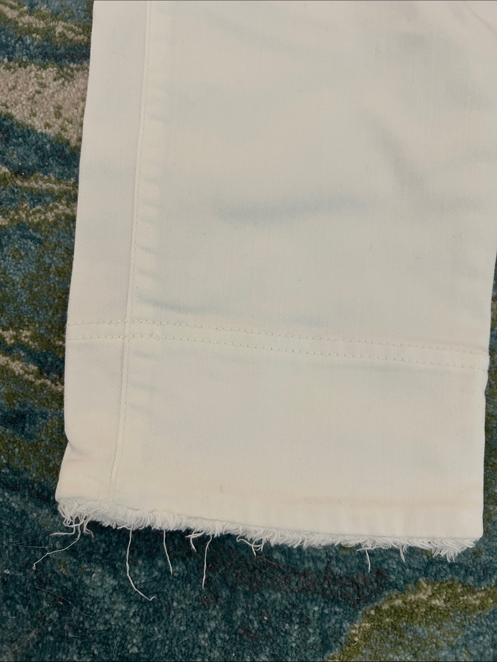 J. Jill White Cropped Ankle Jeans with Raw Hem - Picture 4 of 7